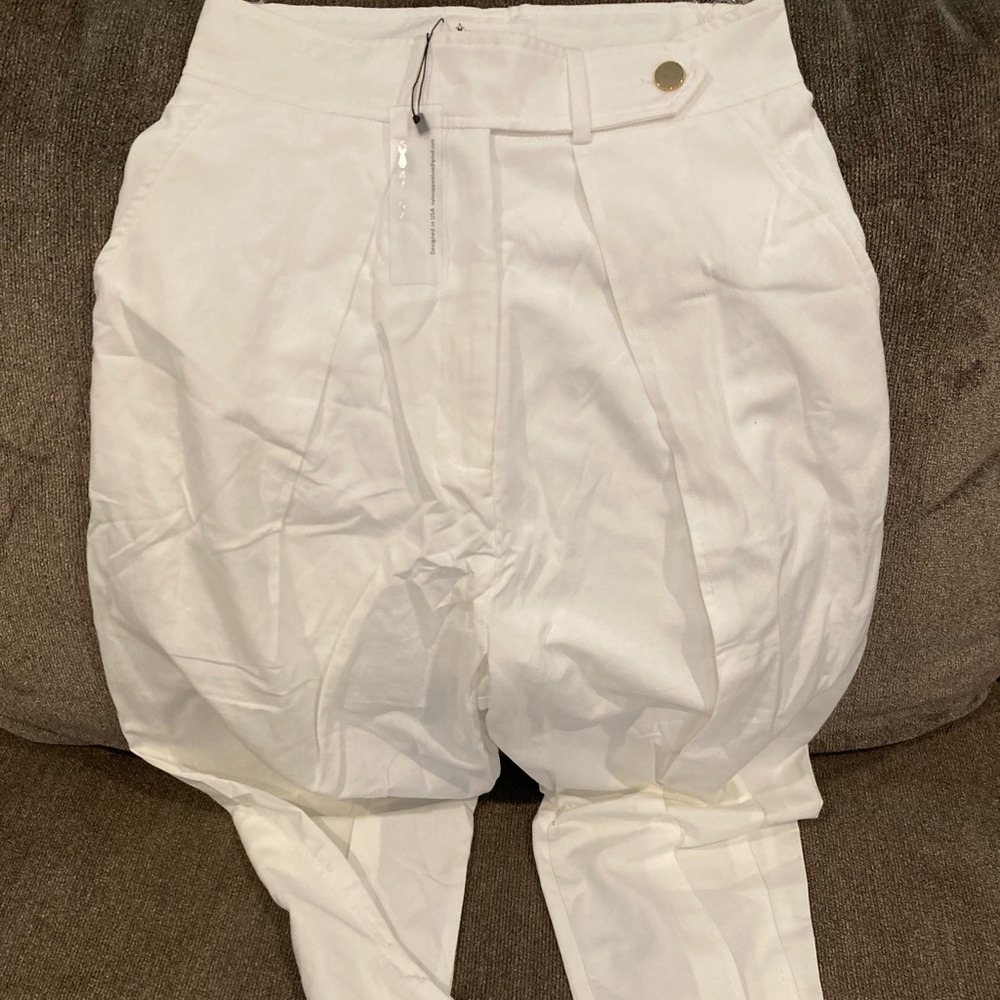 NWT Nylon Apparel Capri Pants